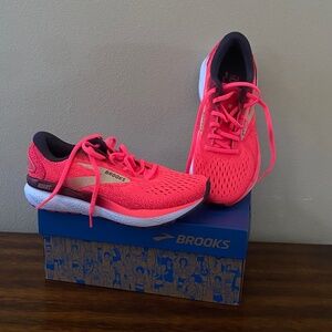 Brooks Women’s Ghost 16 Neutral Running Shoe Size 7.5